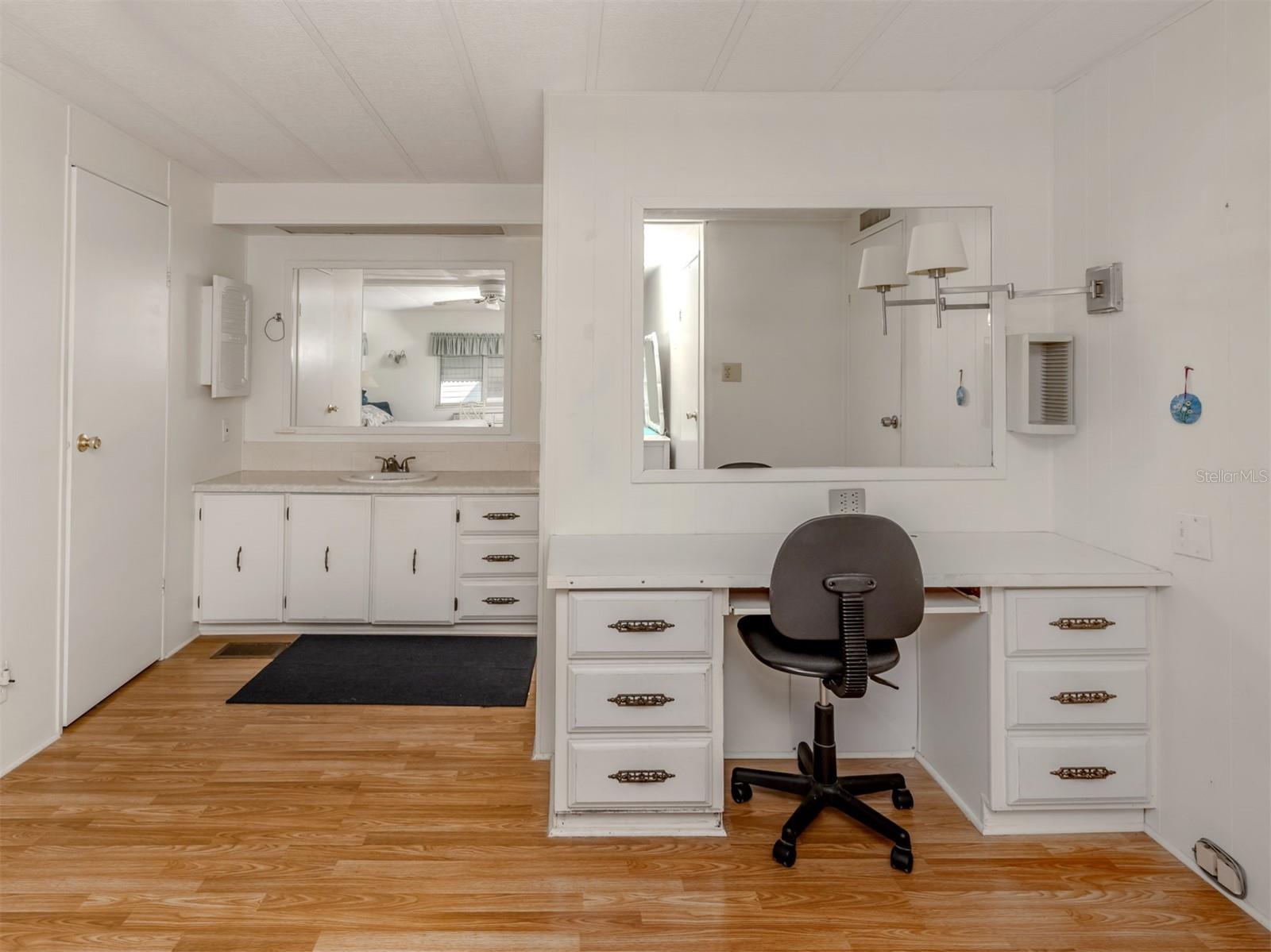 Image 27 of 47 For 710 Fairmount Drive