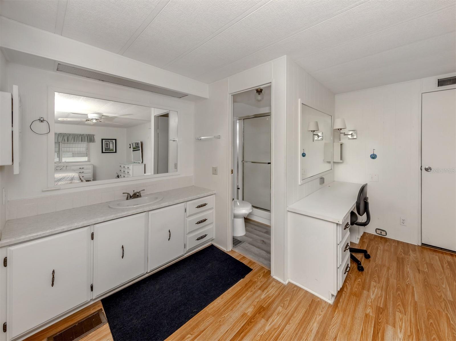 Image 28 of 47 For 710 Fairmount Drive