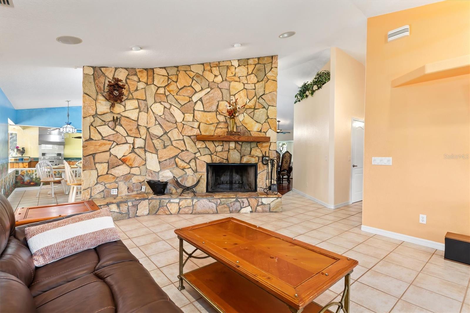 Image 15 of 42 For 3971 Albin Avenue