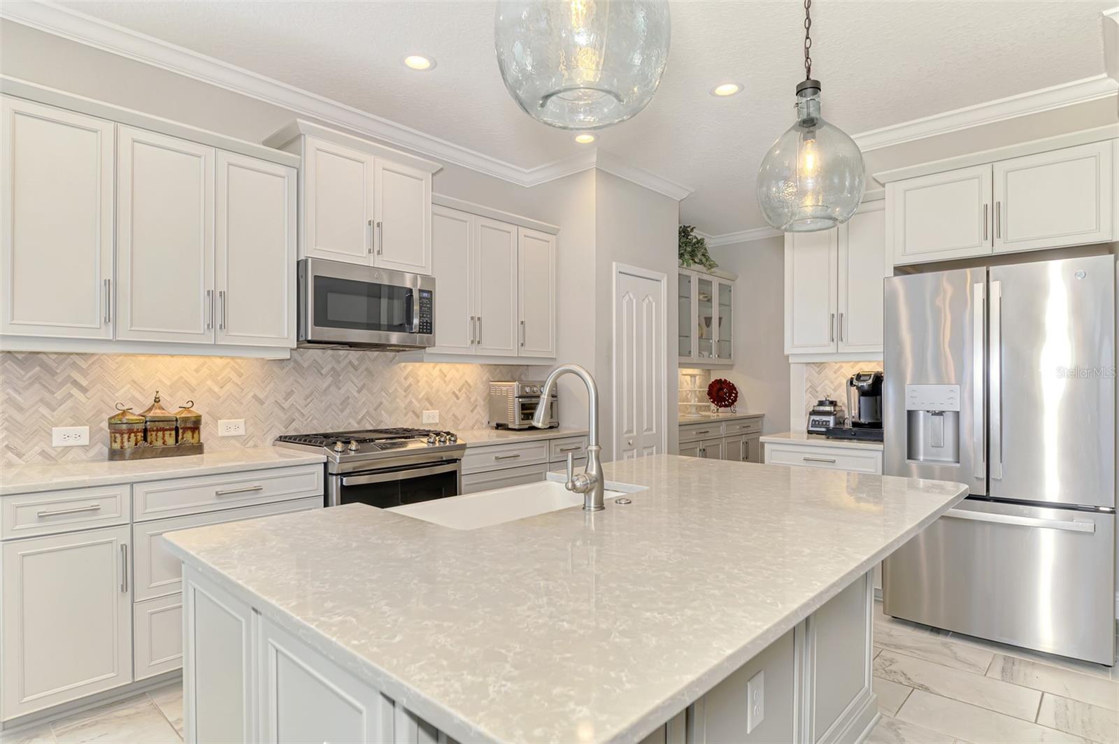 Image 16 of 73 For 26813 Weiskopf Drive