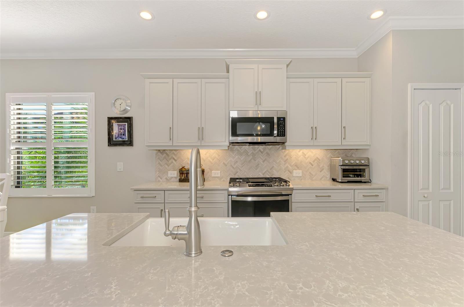 Image 17 of 73 For 26813 Weiskopf Drive