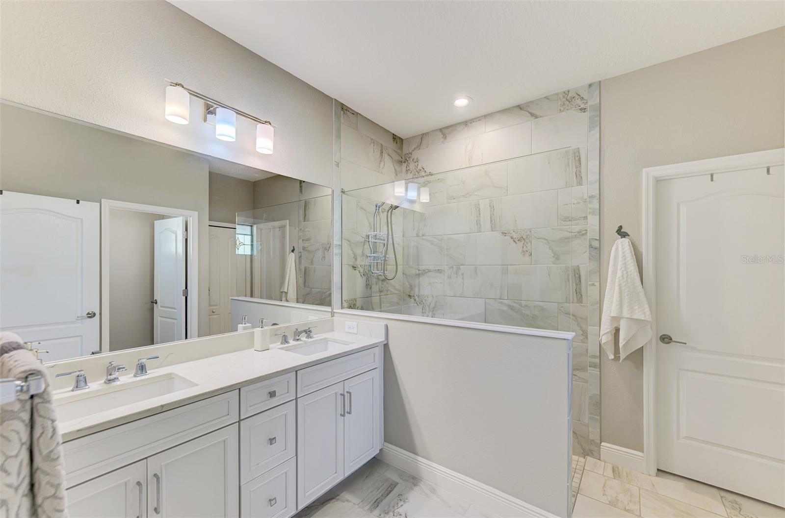 Image 34 of 73 For 26813 Weiskopf Drive