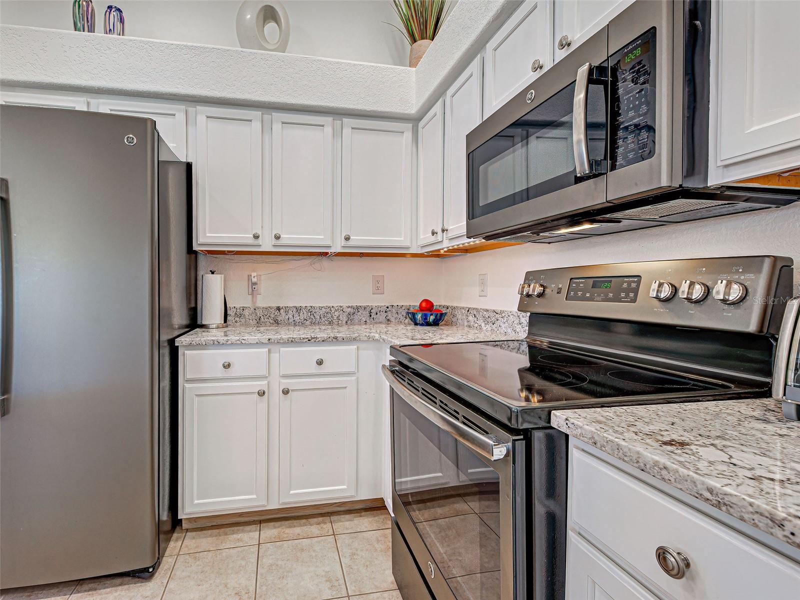 Image 16 of 53 For 1749 Fountain View Circle