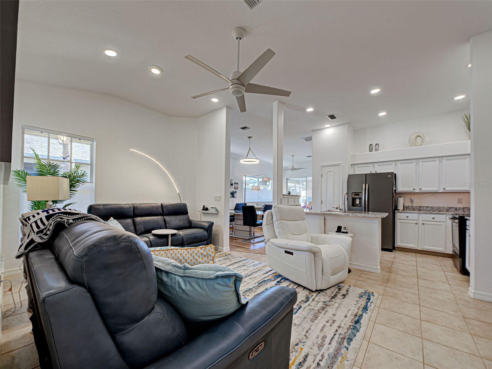 Image 20 of 53 For 1749 Fountain View Circle