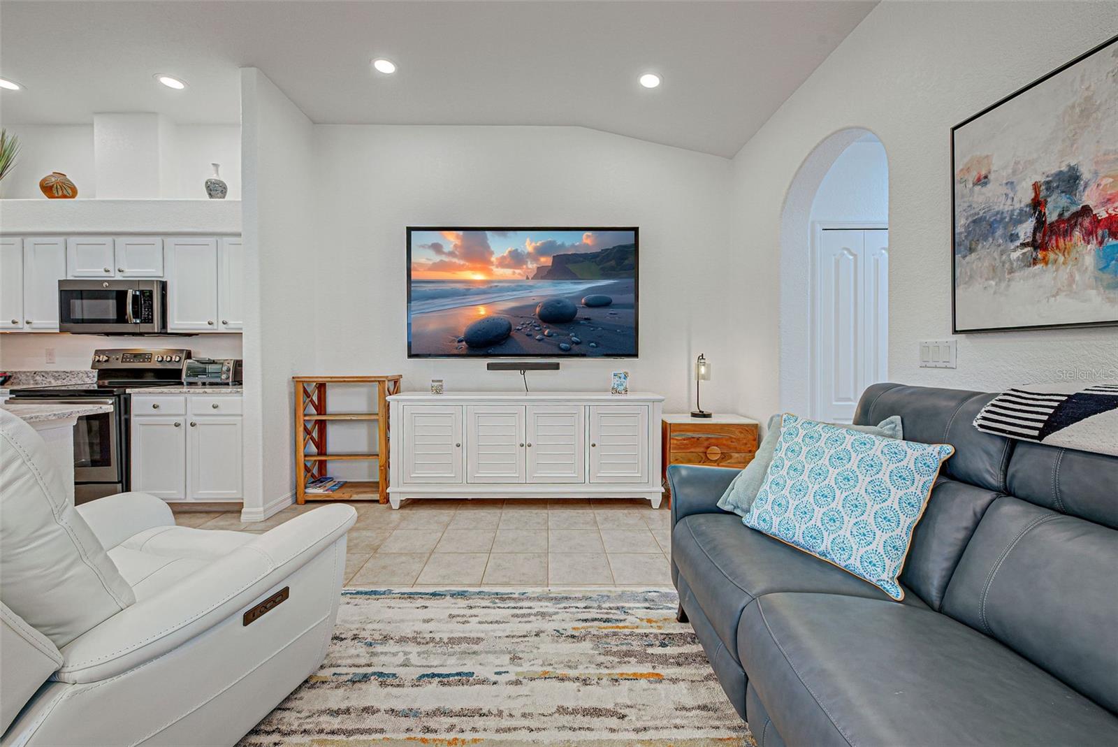 Image 21 of 53 For 1749 Fountain View Circle