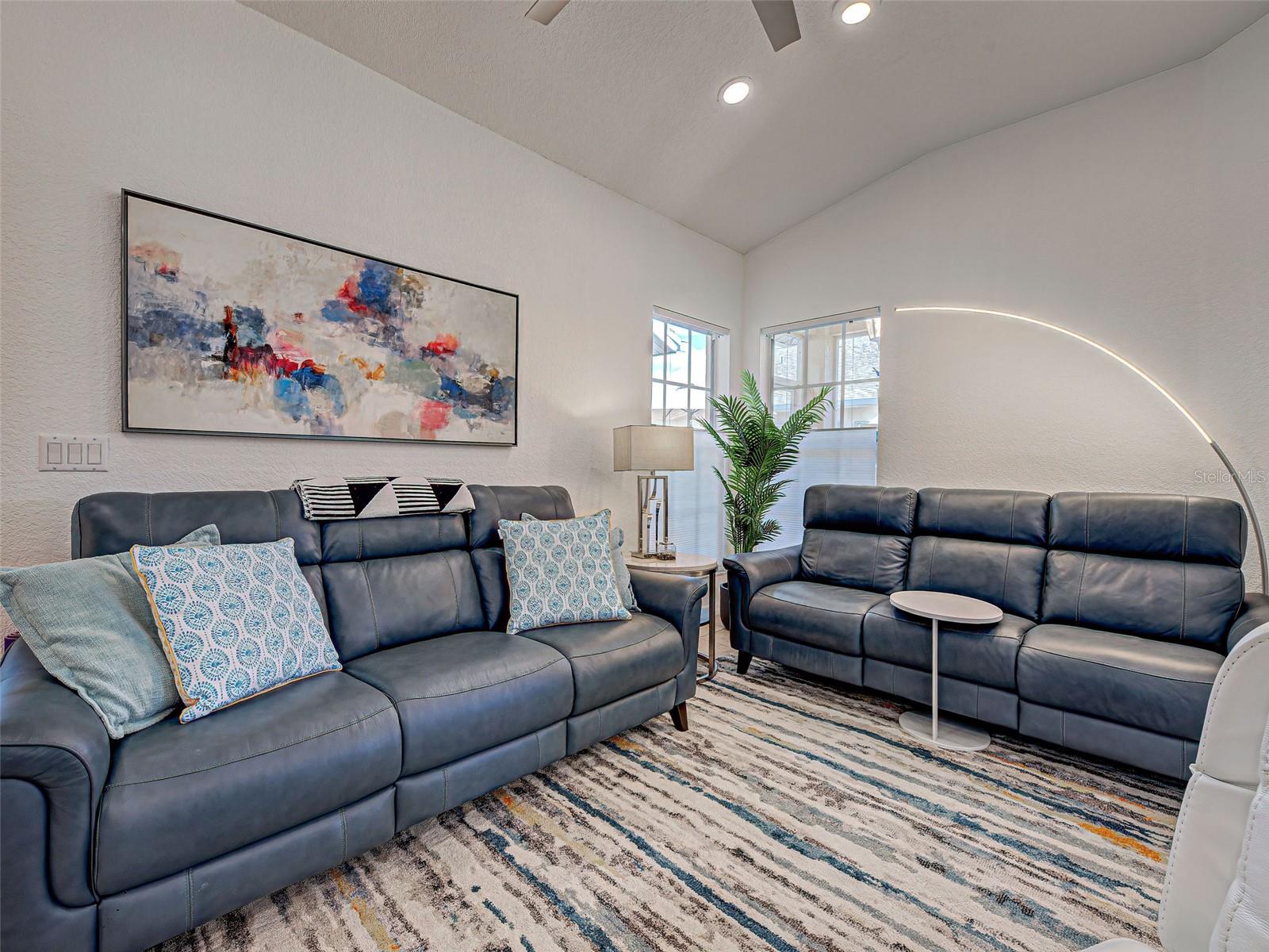 Image 23 of 53 For 1749 Fountain View Circle