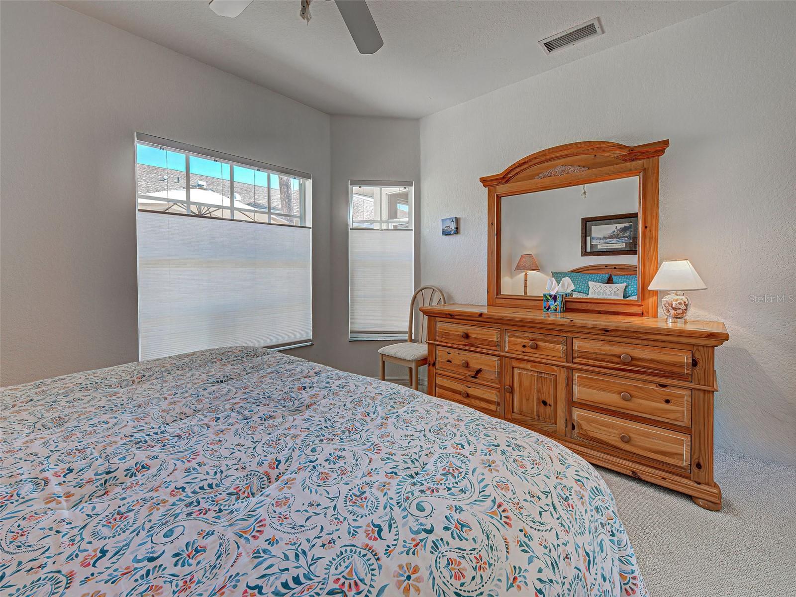 Image 34 of 53 For 1749 Fountain View Circle