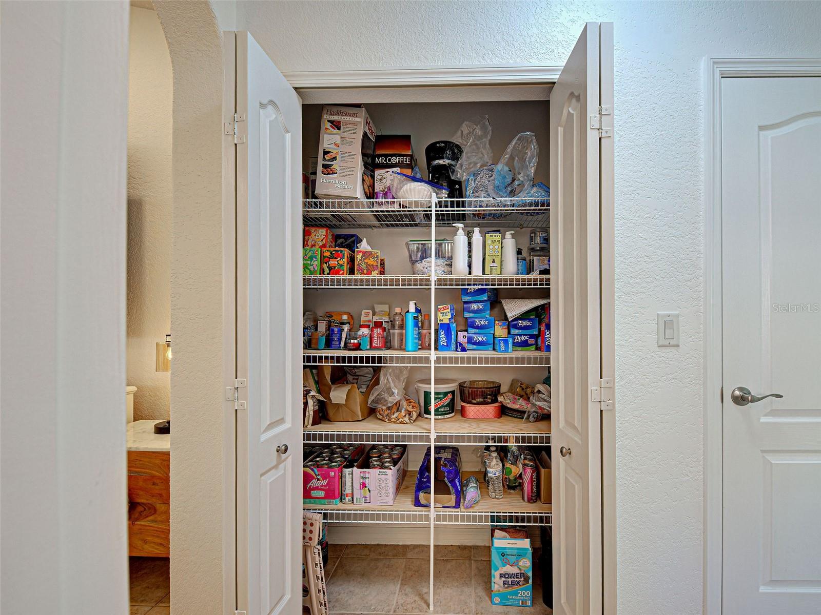 Image 39 of 53 For 1749 Fountain View Circle