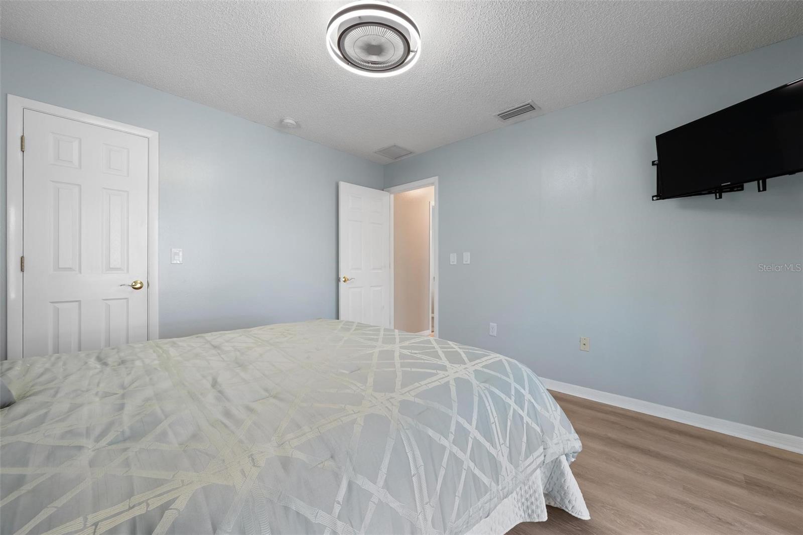 Image 41 of 71 For 1938 Innisbrook Court