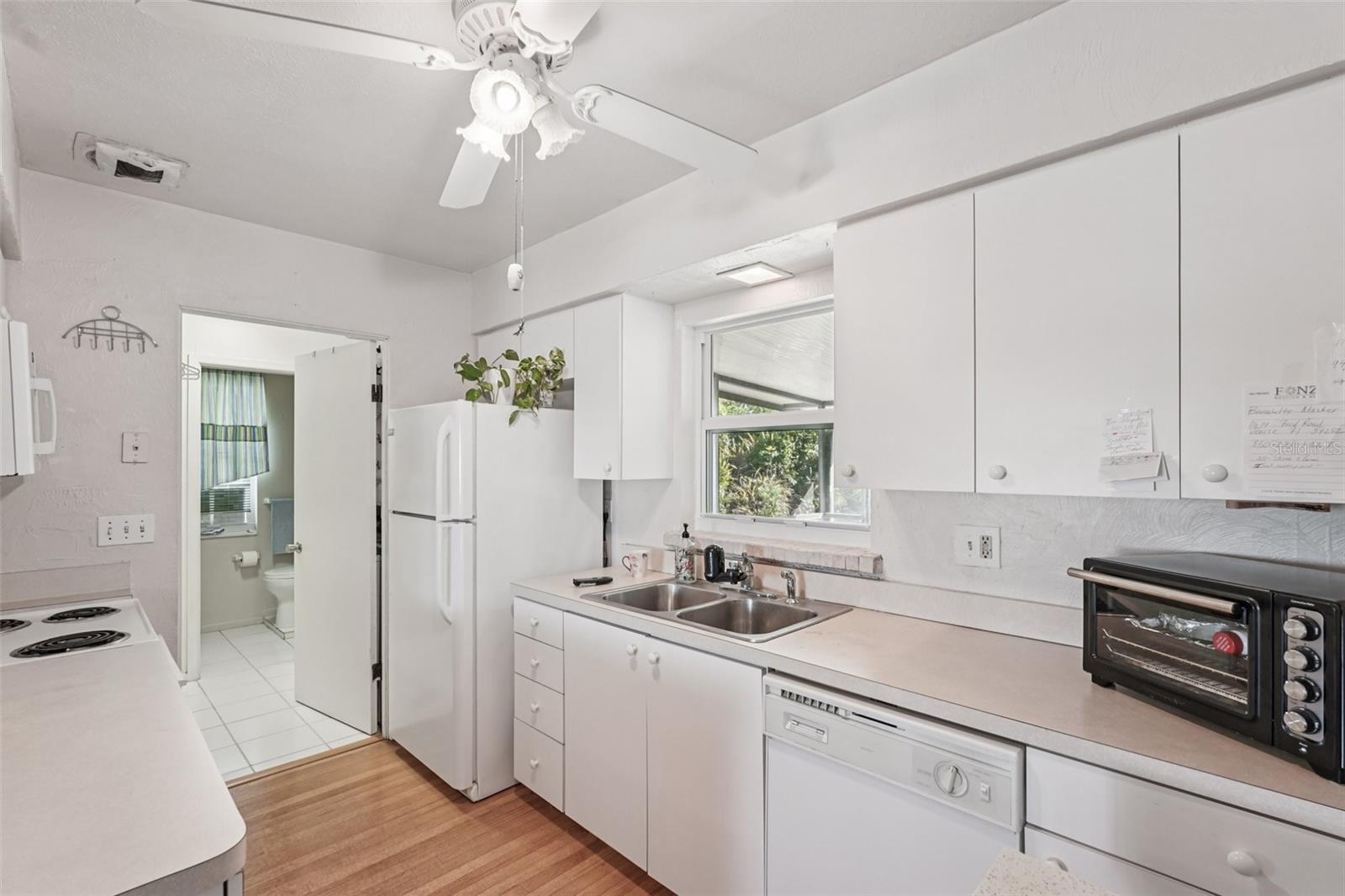 Image 16 of 31 For 300 Gardenia Road