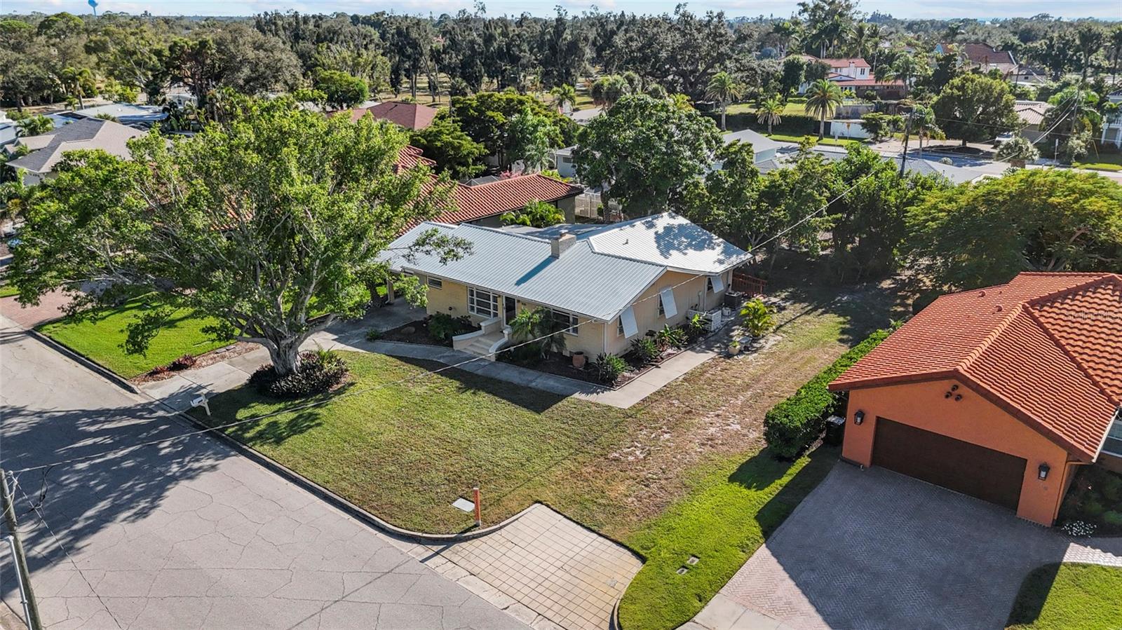 Image 32 of 40 For 420 Pensacola Road