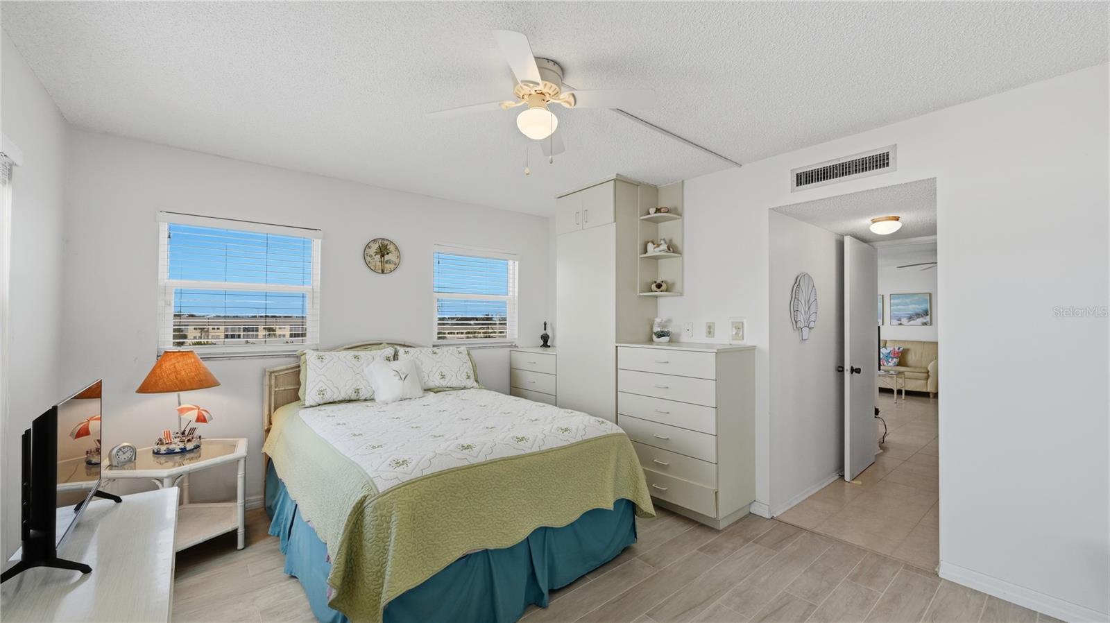 Image 14 of 38 For 1255 Tarpon Center Drive 414