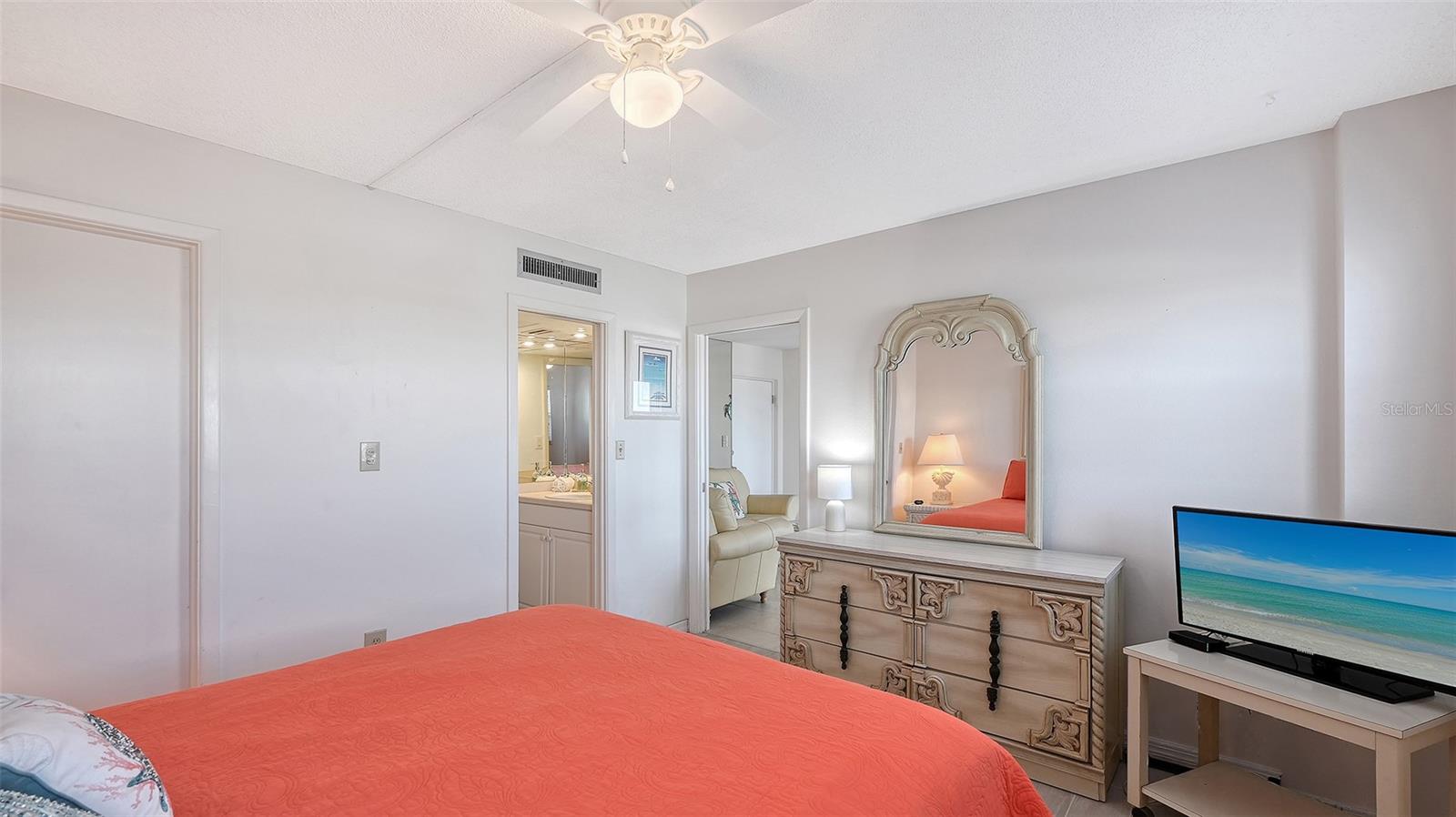 Image 17 of 38 For 1255 Tarpon Center Drive 414