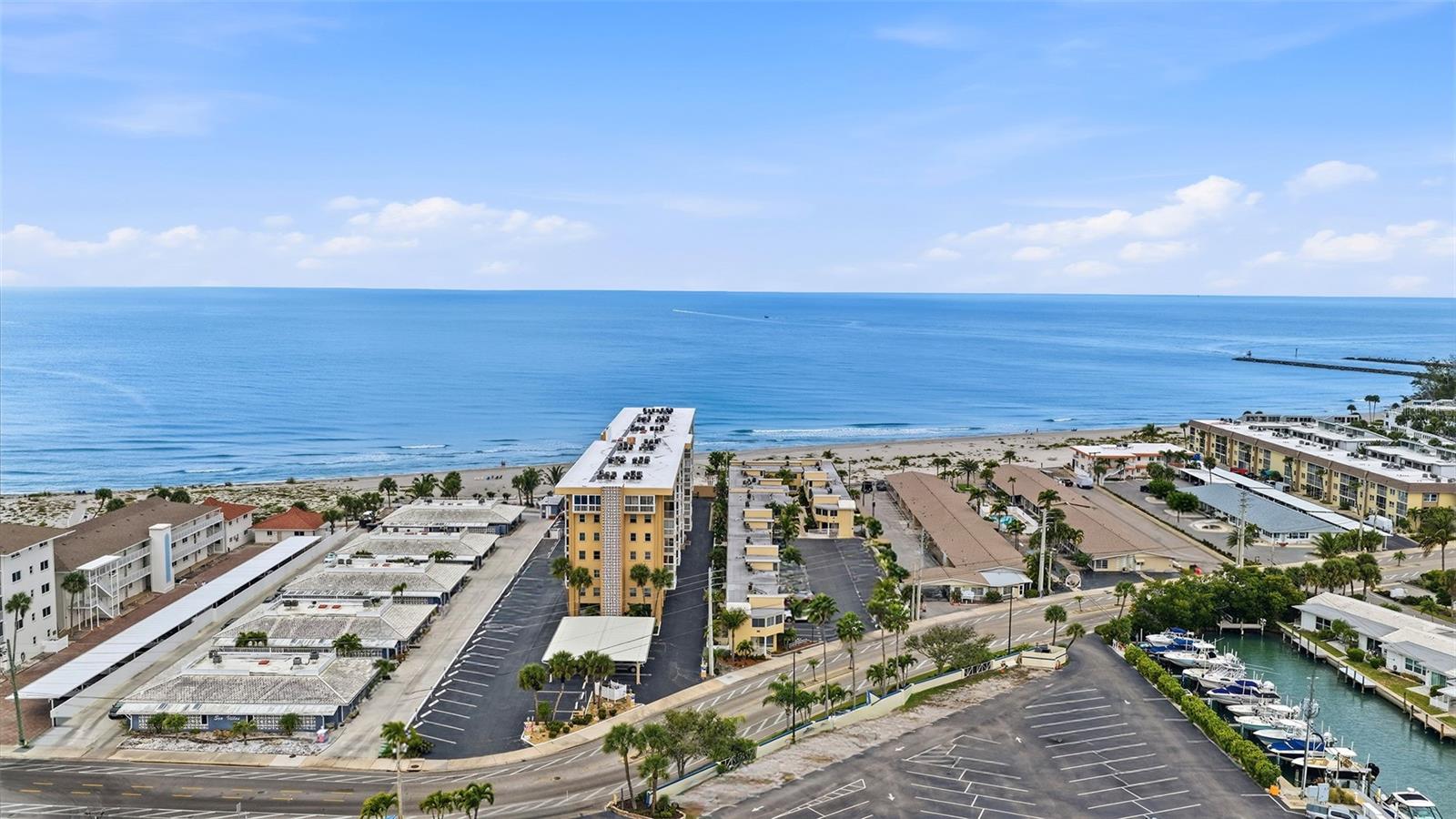 Image 21 of 38 For 1255 Tarpon Center Drive 414