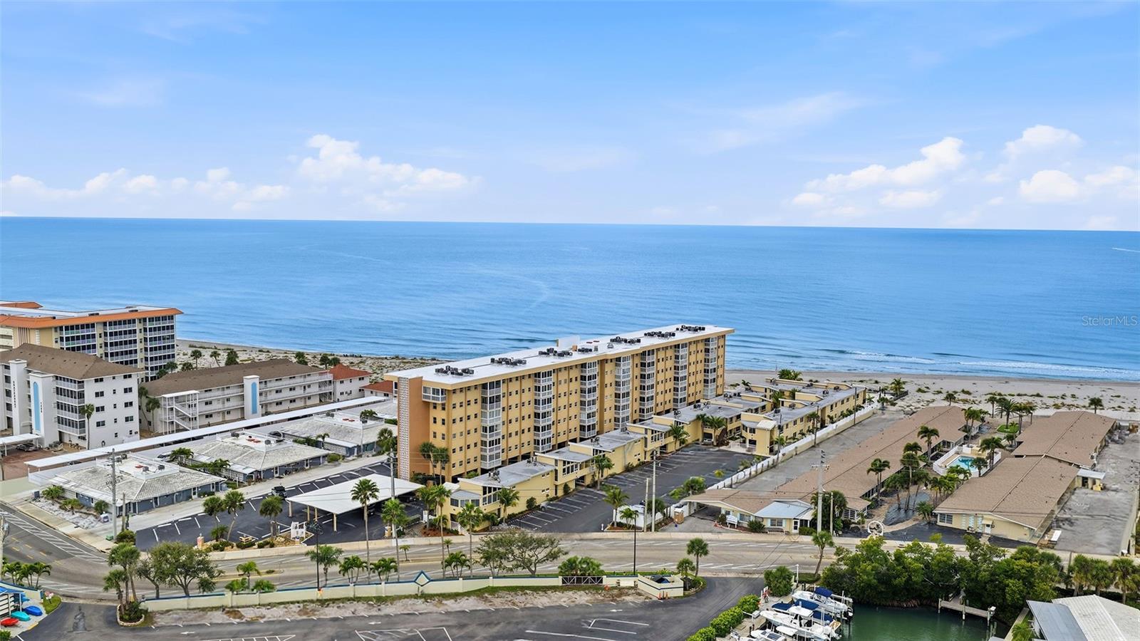 Image 22 of 38 For 1255 Tarpon Center Drive 414