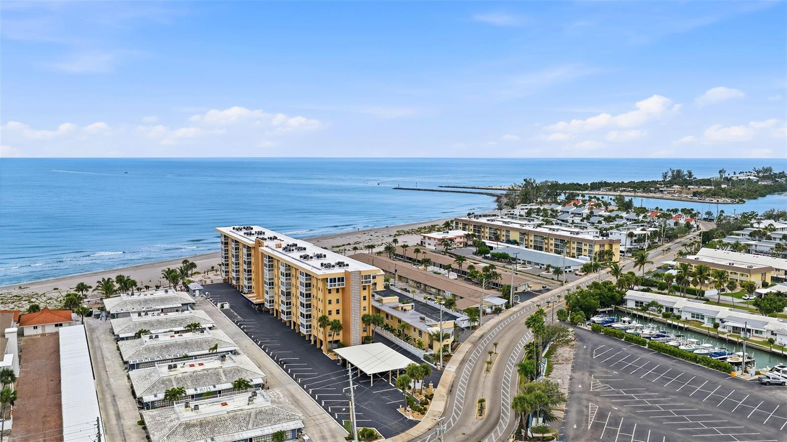 Image 23 of 38 For 1255 Tarpon Center Drive 414