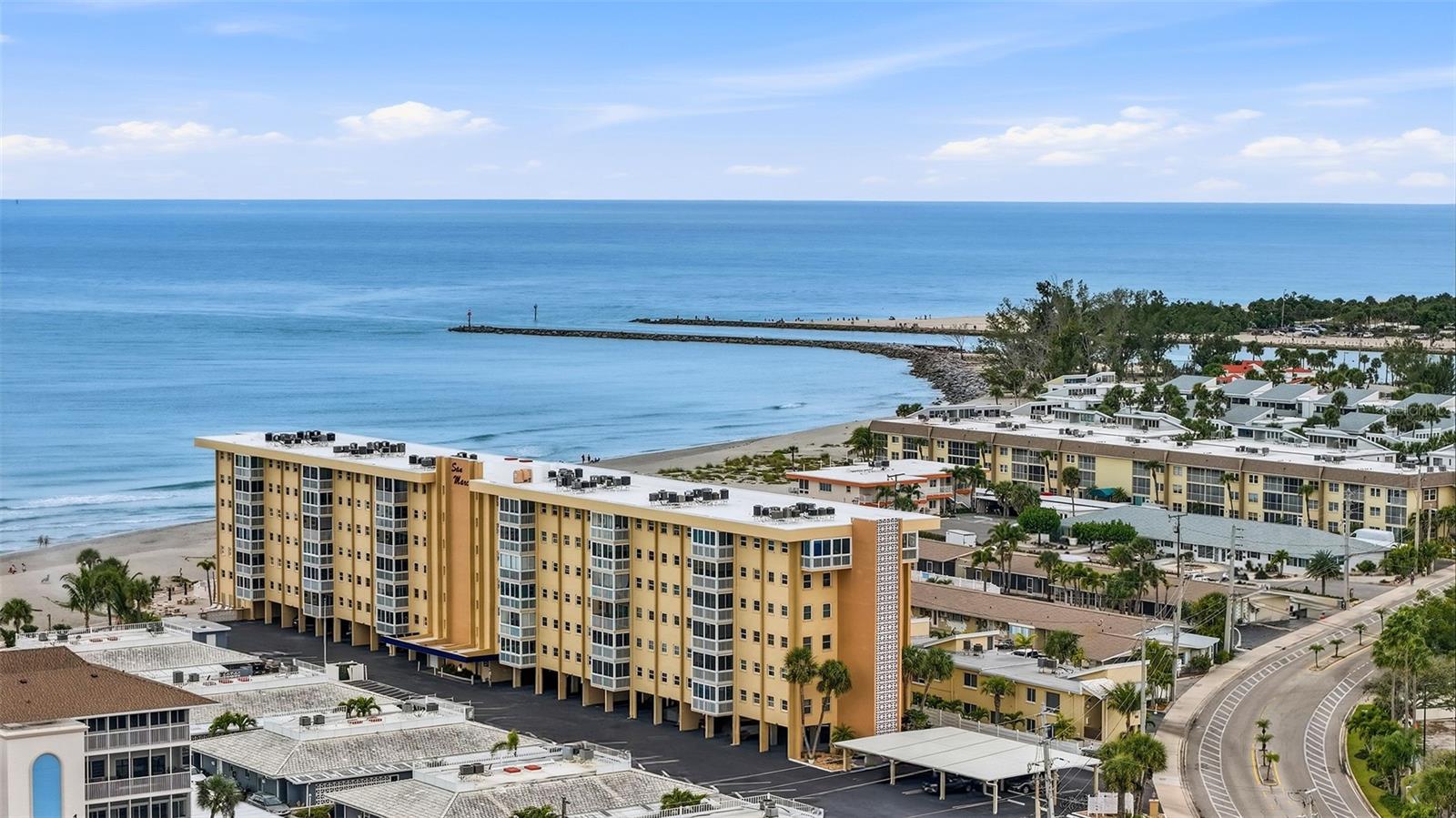 Image 24 of 38 For 1255 Tarpon Center Drive 414