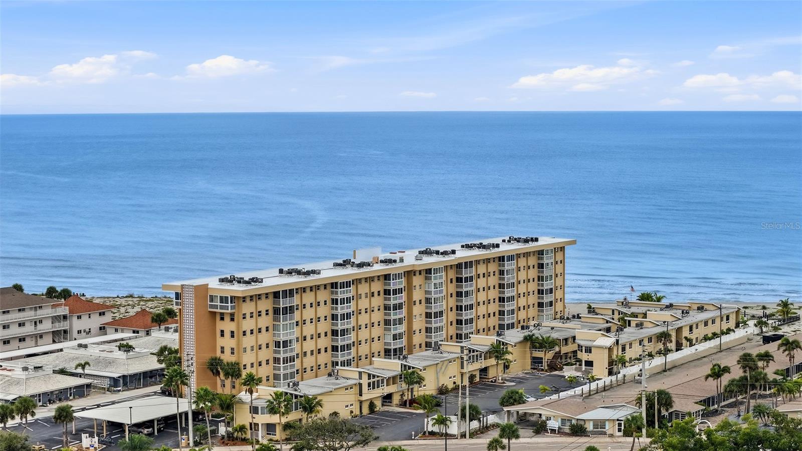 Image 25 of 38 For 1255 Tarpon Center Drive 414