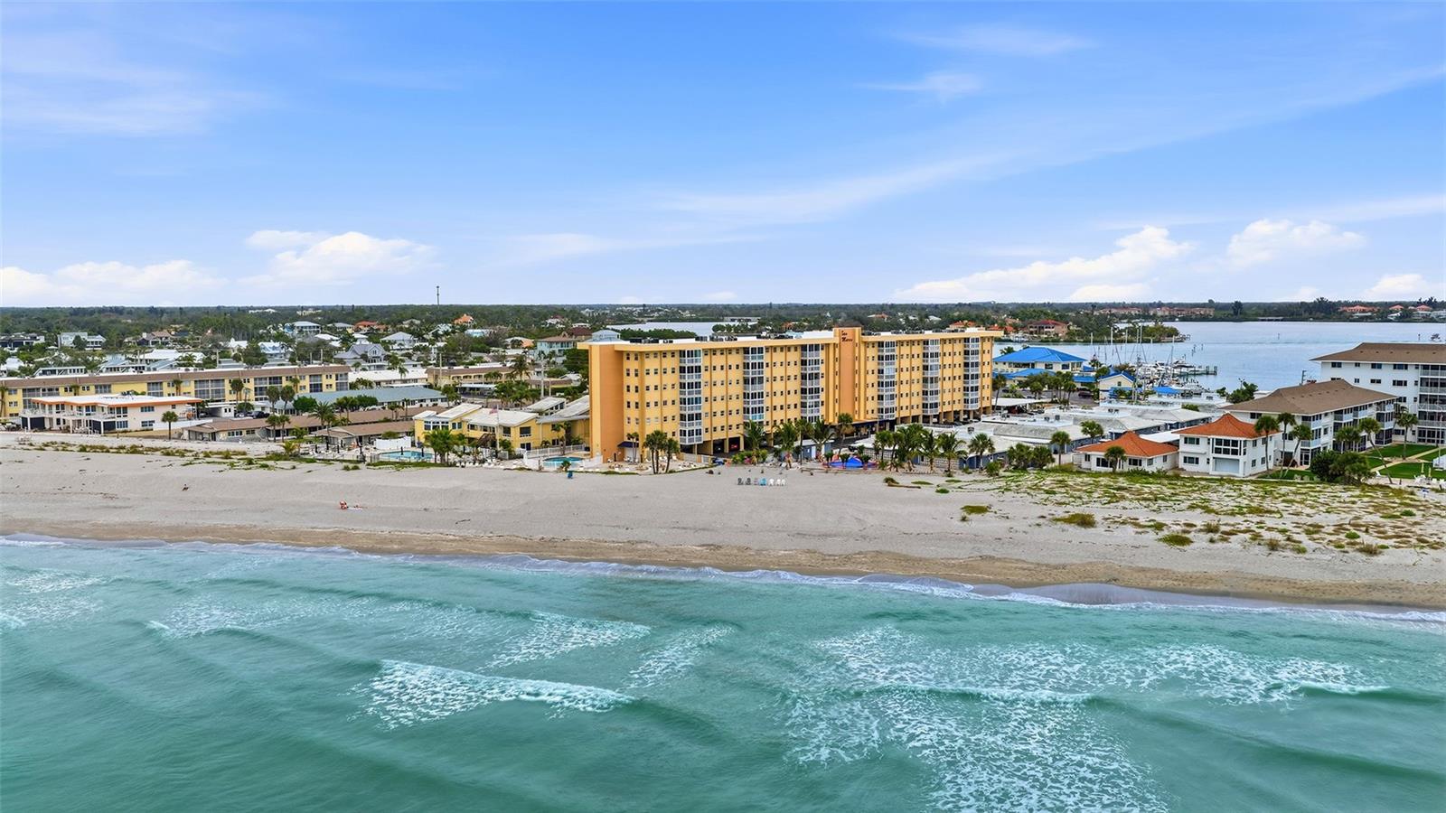 Image 27 of 38 For 1255 Tarpon Center Drive 414