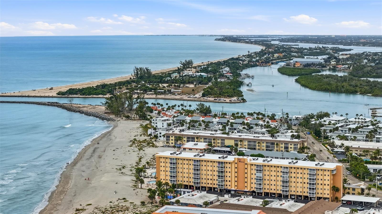 Image 28 of 38 For 1255 Tarpon Center Drive 414