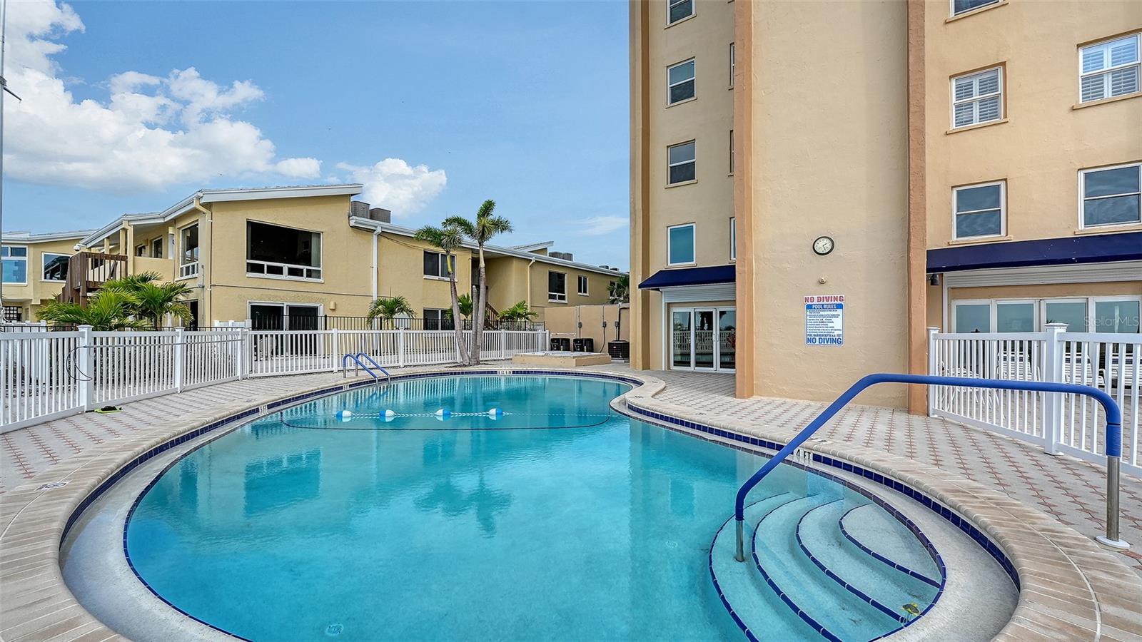 Image 29 of 38 For 1255 Tarpon Center Drive 414