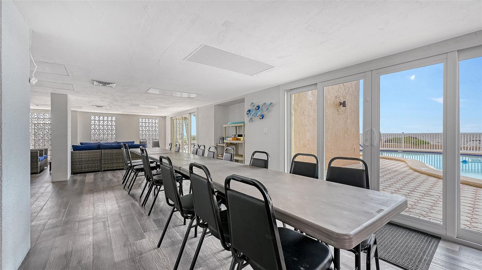 Image 32 of 38 For 1255 Tarpon Center Drive 414