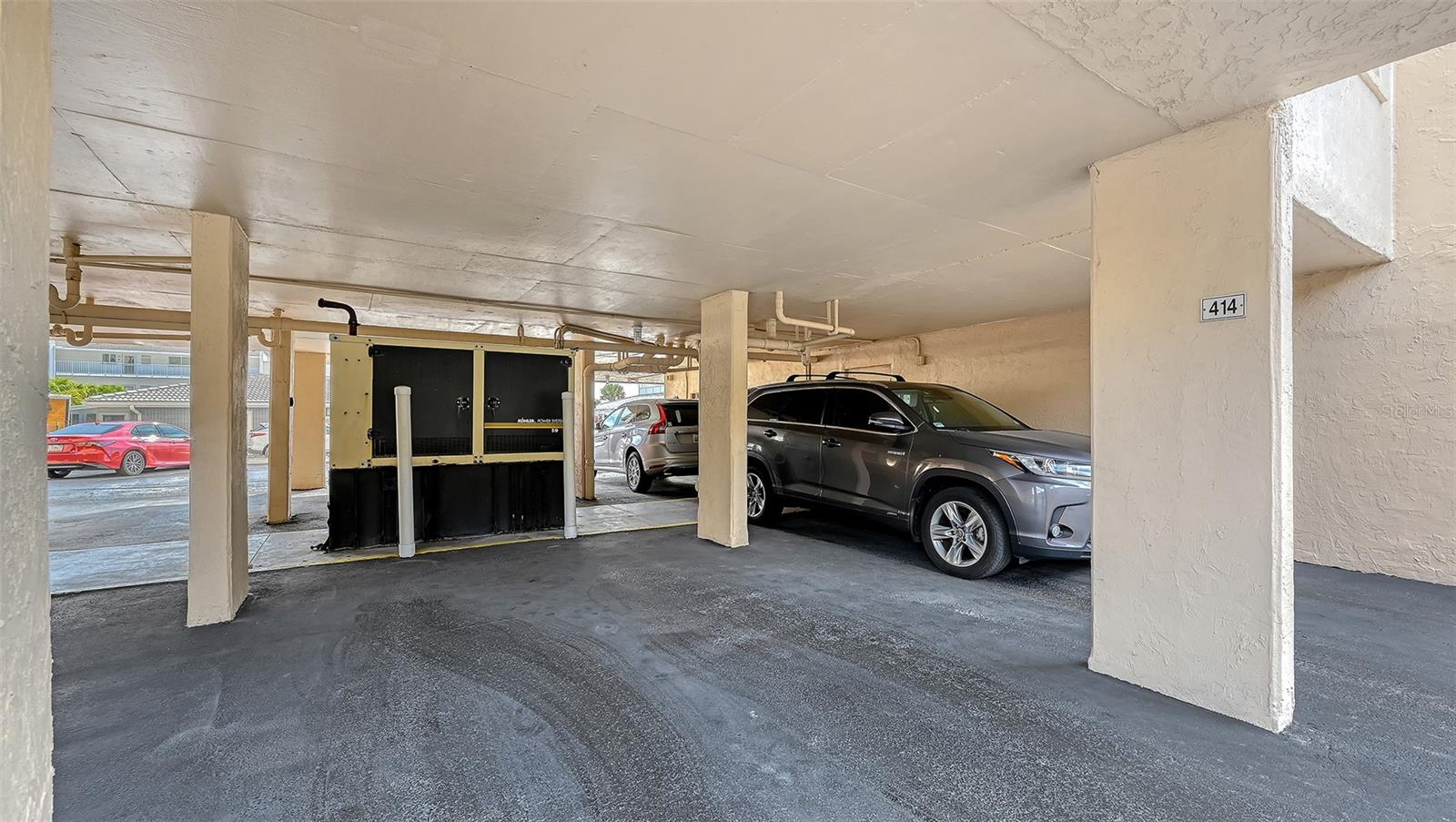 Image 36 of 38 For 1255 Tarpon Center Drive 414