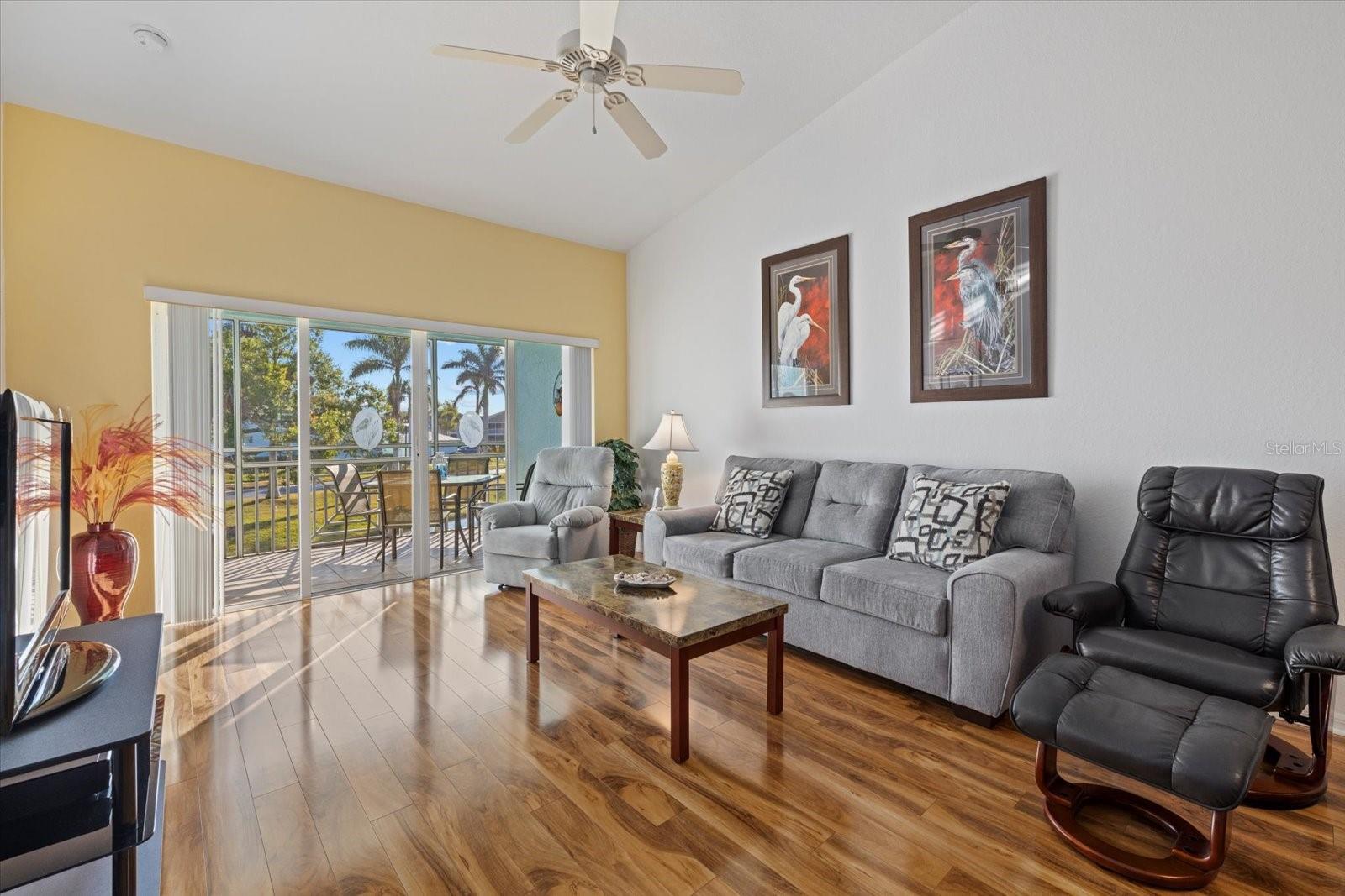 Image 7 of 40 For 5747 Sabal Trace Drive 203