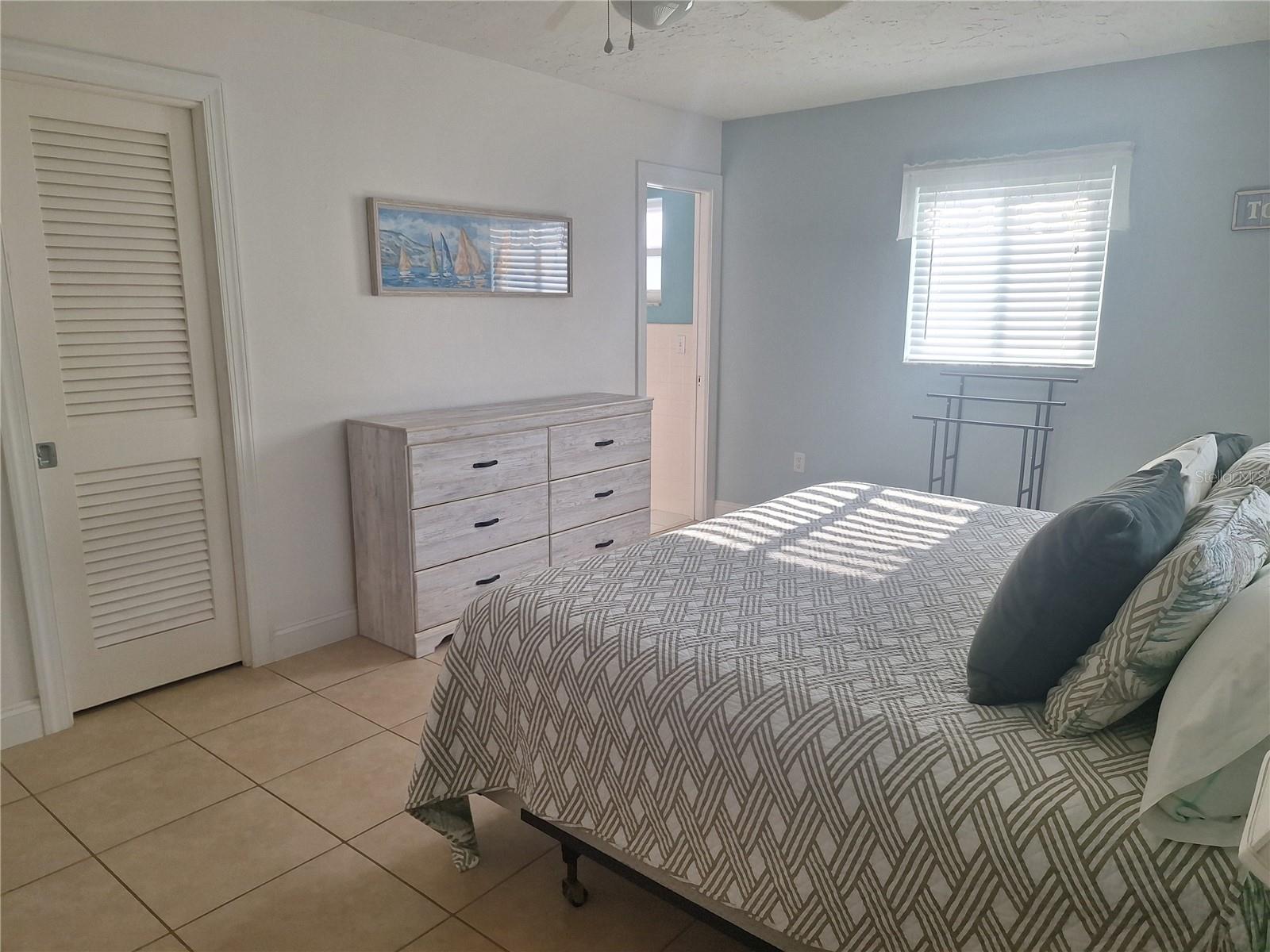 Image 11 of 36 For 516 Serata Street