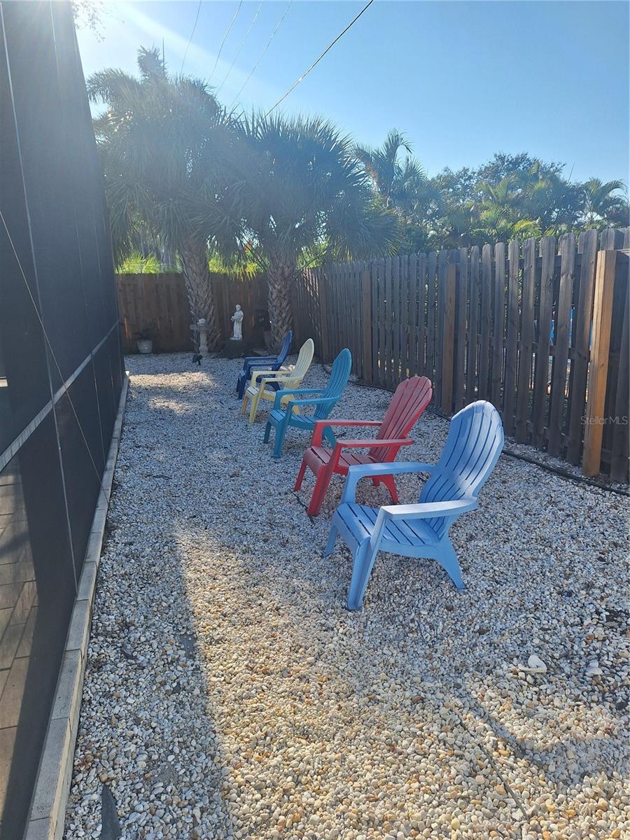 Image 26 of 36 For 516 Serata Street