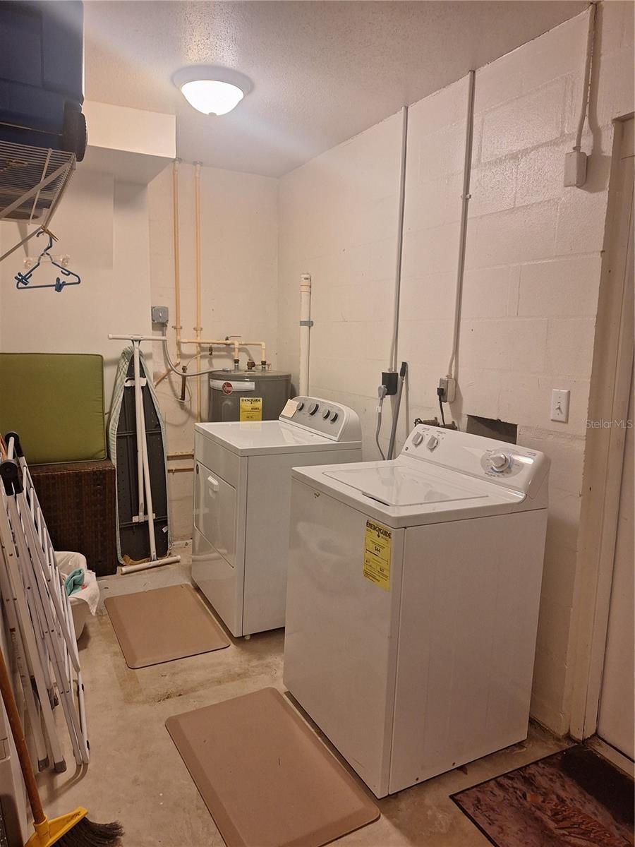 Image 31 of 36 For 516 Serata Street