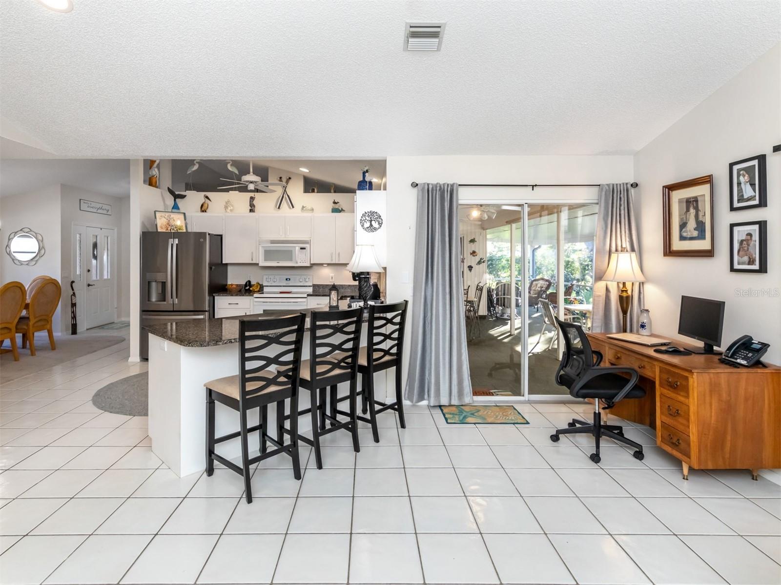 Image 14 of 33 For 323 Woodvale Drive