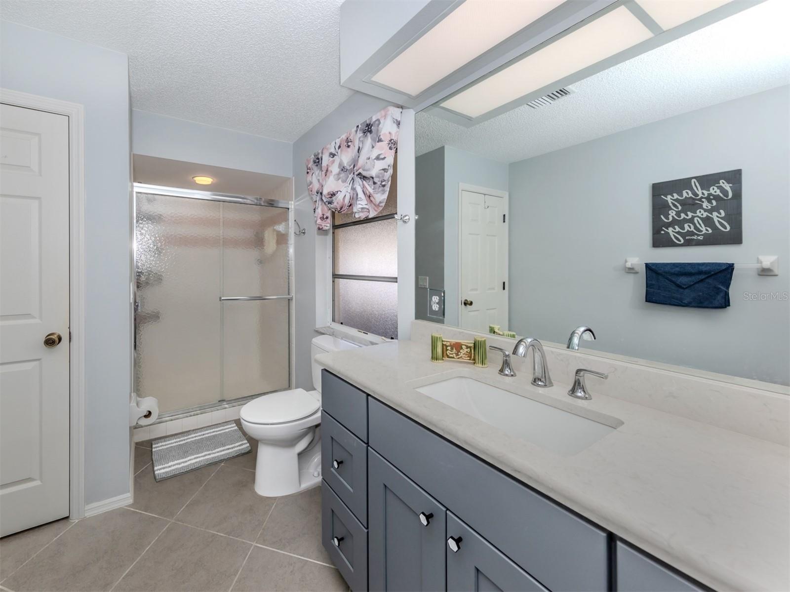 Image 21 of 33 For 323 Woodvale Drive