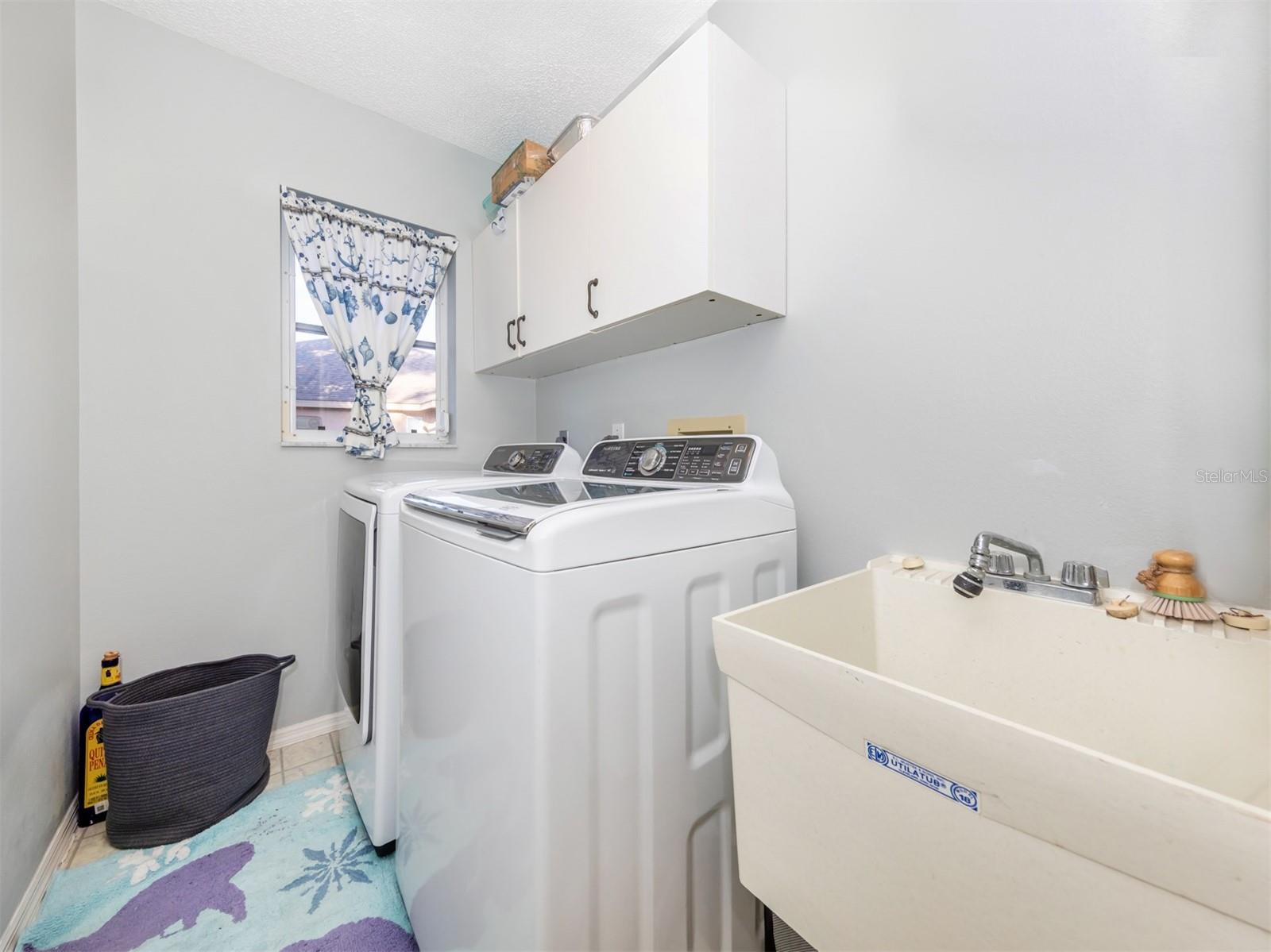 Image 26 of 33 For 323 Woodvale Drive