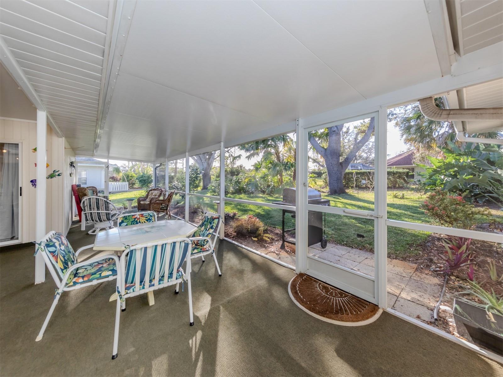 Image 5 of 33 For 323 Woodvale Drive