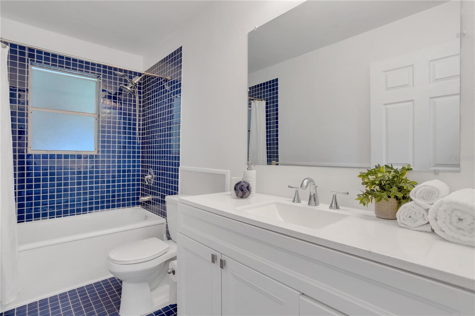 Image 23 of 35 For 3944 37th Street Court W