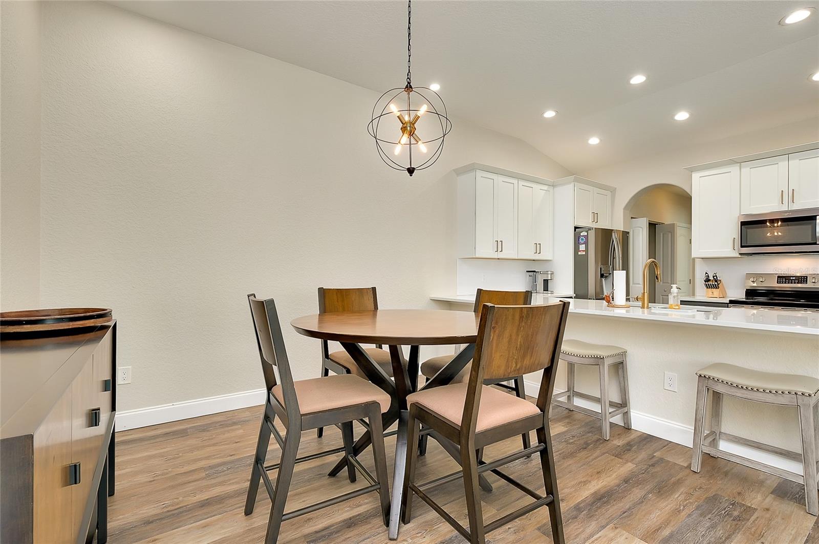 Image 11 of 77 For 4470 Corso Venetia Boulevard