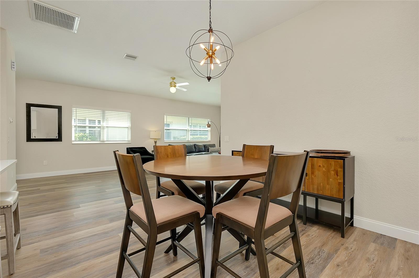 Image 14 of 77 For 4470 Corso Venetia Boulevard