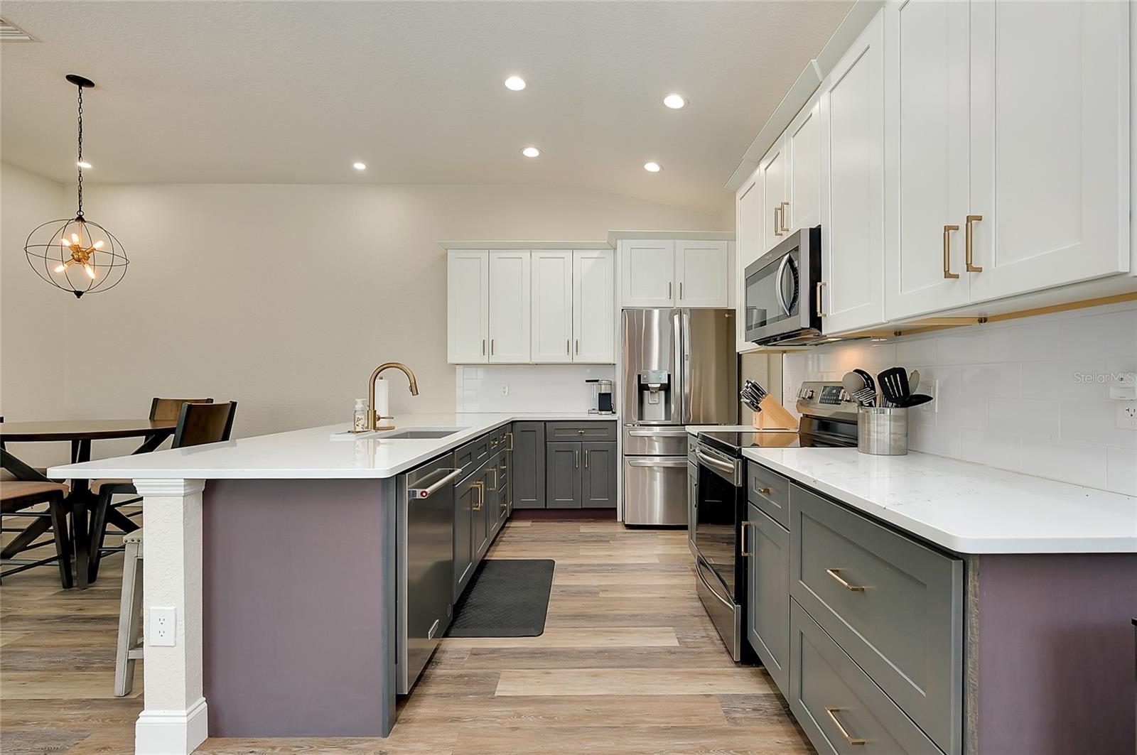 Image 18 of 77 For 4470 Corso Venetia Boulevard