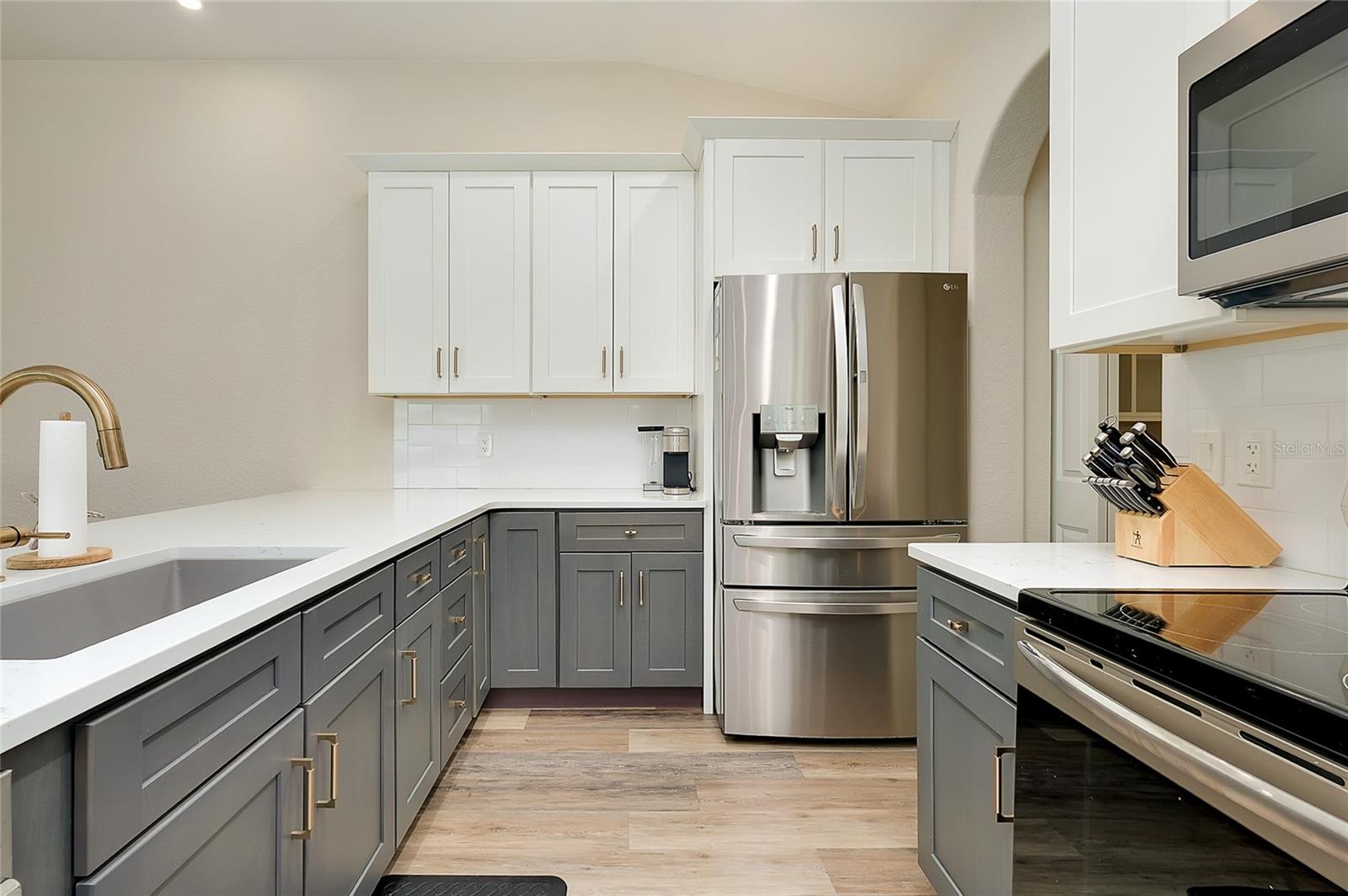 Image 24 of 77 For 4470 Corso Venetia Boulevard