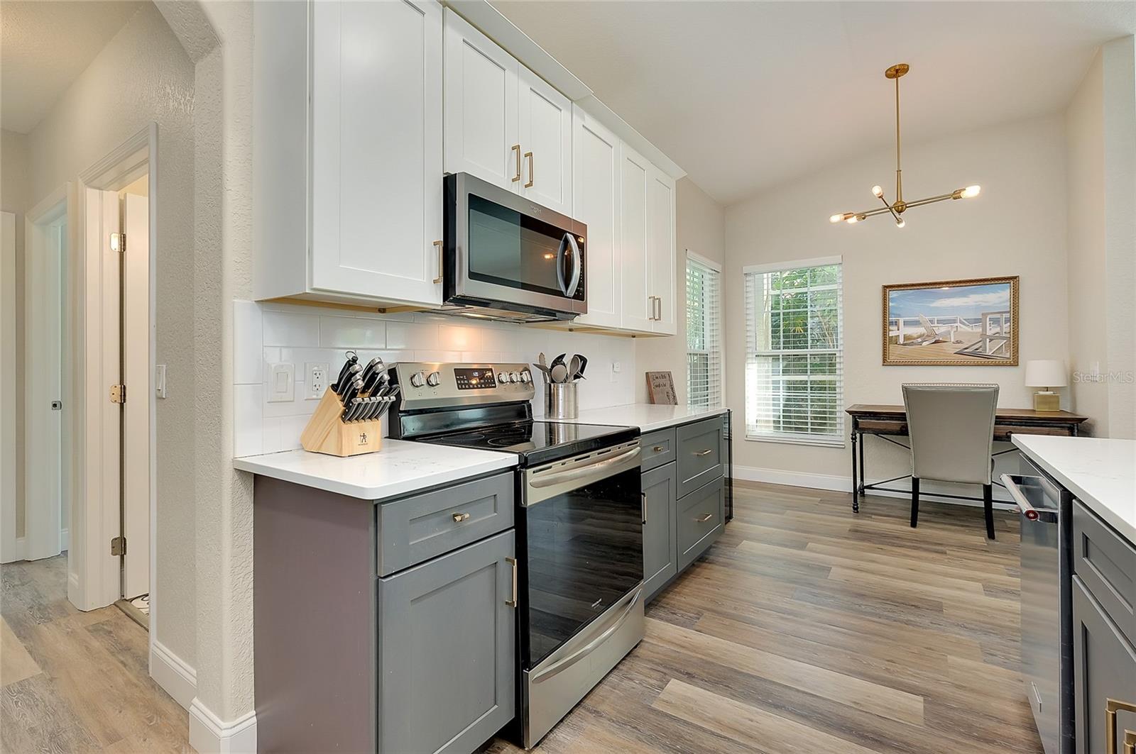 Image 28 of 77 For 4470 Corso Venetia Boulevard