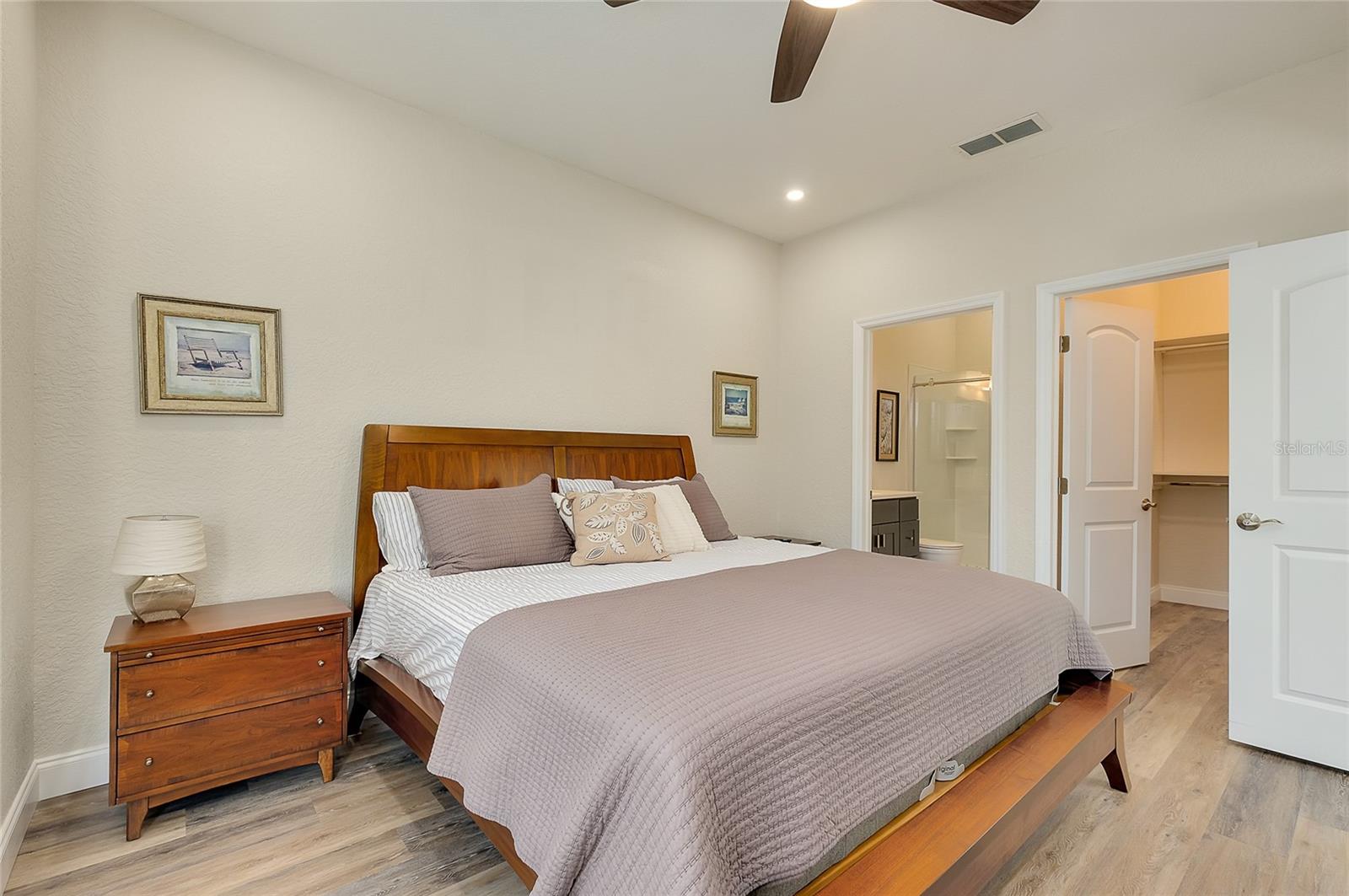 Image 32 of 77 For 4470 Corso Venetia Boulevard