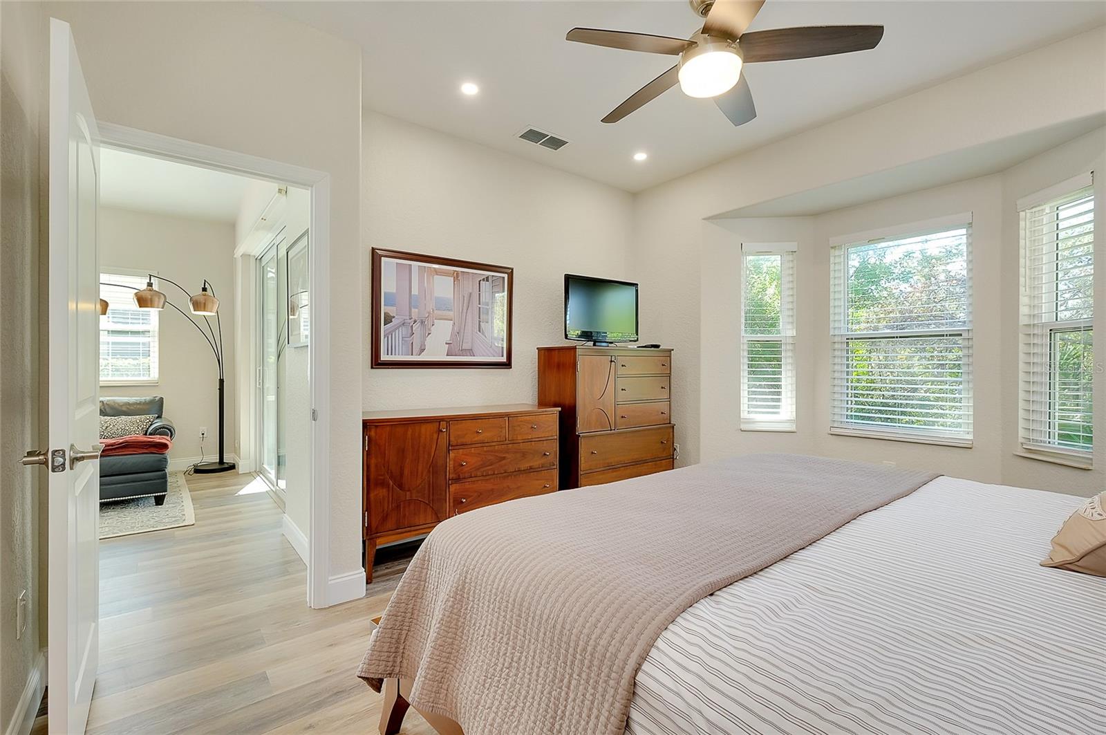 Image 34 of 77 For 4470 Corso Venetia Boulevard