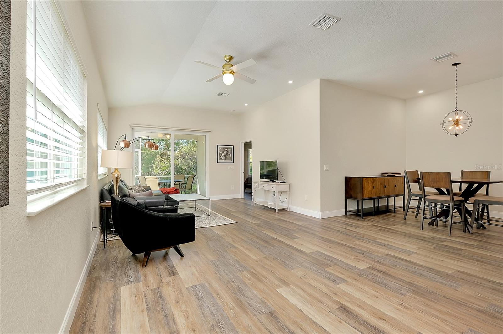 Image 5 of 77 For 4470 Corso Venetia Boulevard