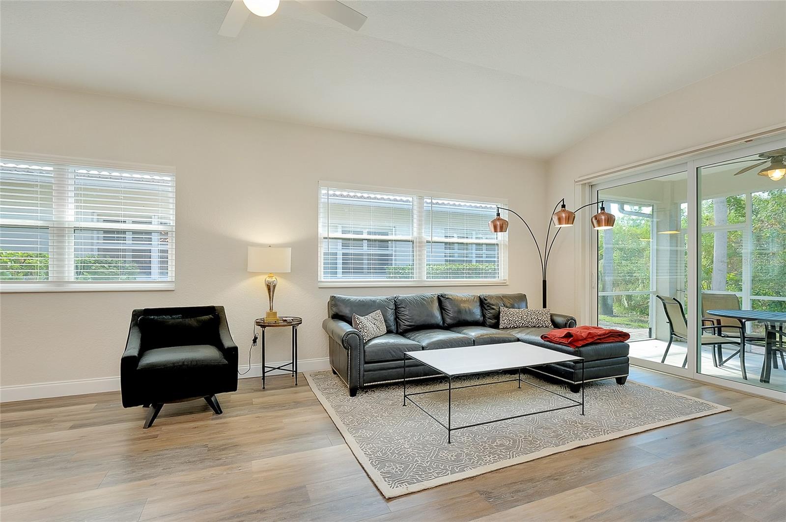 Image 7 of 77 For 4470 Corso Venetia Boulevard