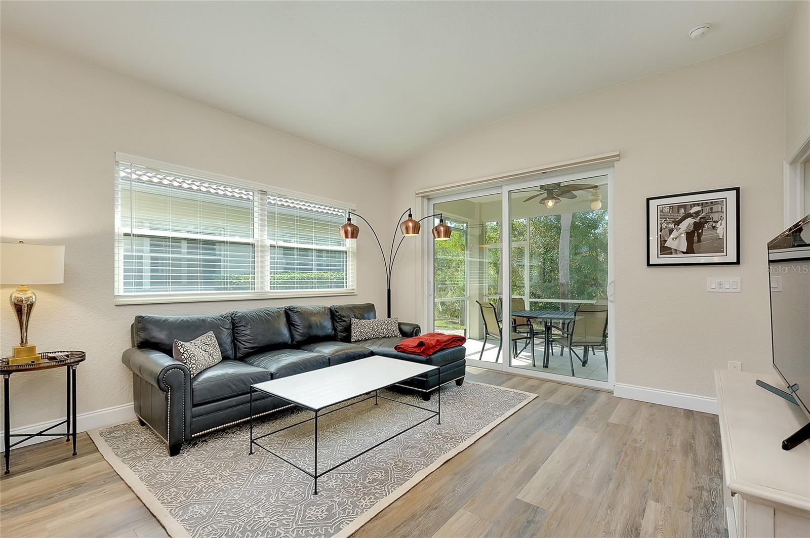 Image 8 of 77 For 4470 Corso Venetia Boulevard