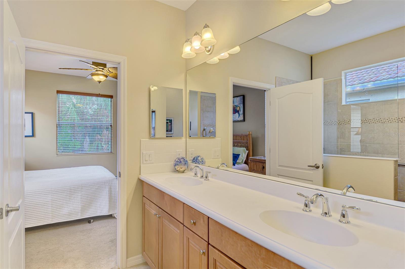 Image 23 of 40 For 27231 Ipswich Drive