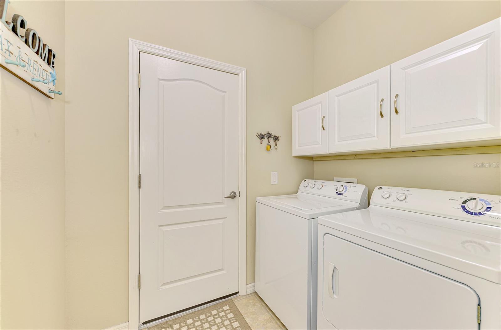 Image 29 of 40 For 27231 Ipswich Drive