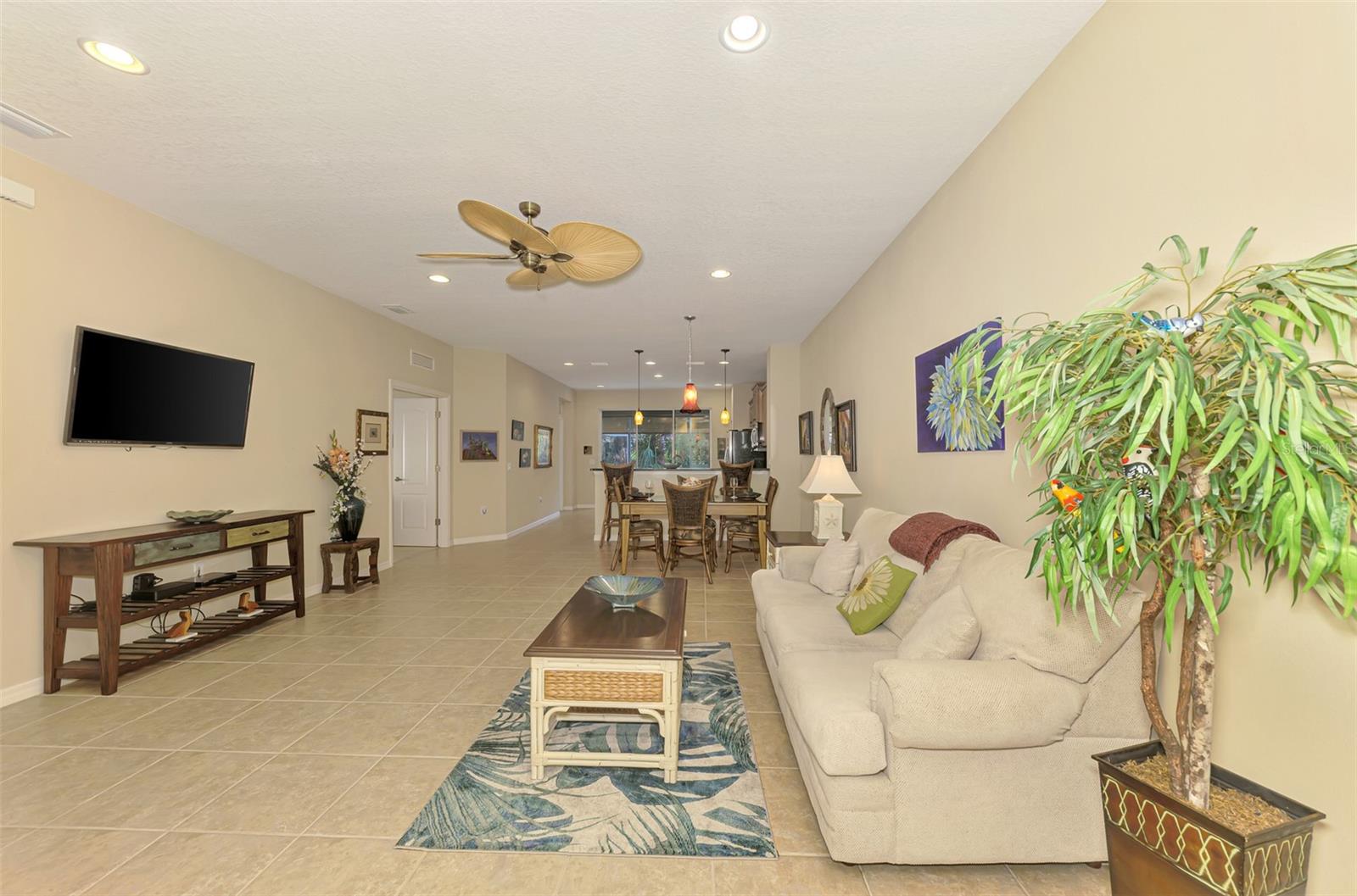 Image 4 of 40 For 27231 Ipswich Drive