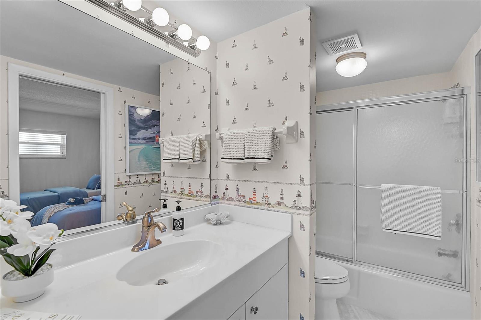 Image 22 of 62 For 950 Tarpon Center Drive 305